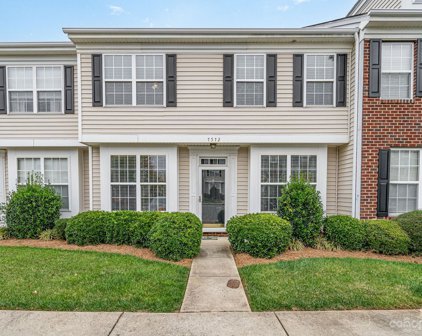 7572 Bluff Point  Lane, Denver