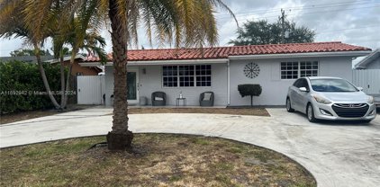 7651 Nw 14th St, Pembroke Pines