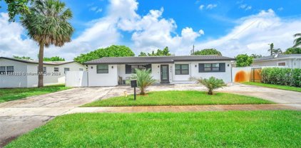 711 Sw 69th Way, Pembroke Pines