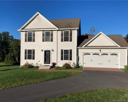 13 Brookside Drive, Killingly