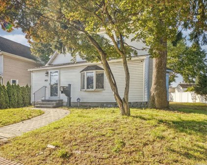 462 Secatogue Avenue, Farmingdale