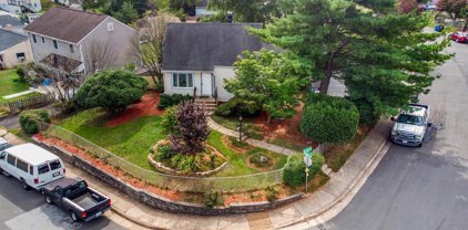 137 Holden Dr, Manassas Park