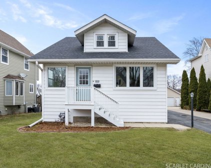 211 S Michigan Avenue, Villa Park