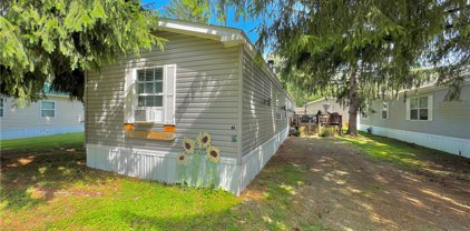 4A Sun Up Holiday Park, Ellicottville-Village-043601