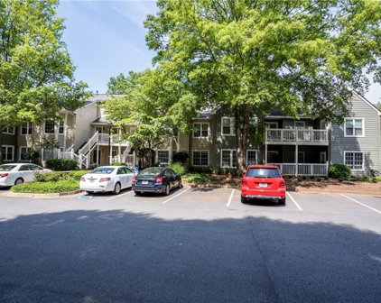 211 Mill Pond Road, Roswell