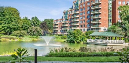 111 Cherry Valley Avenue Unit #M31, Garden City