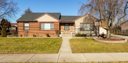 13225 Clinton River, Sterling Heights