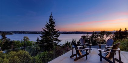 6939 SE Allen Street, Mercer Island