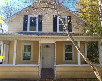 23 Pleasant St, Warren