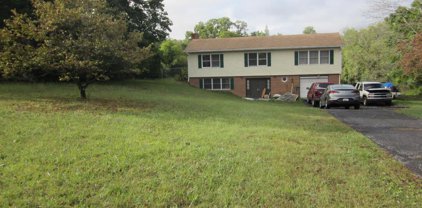 364 Rustic Tavern Rd, Hedgesville