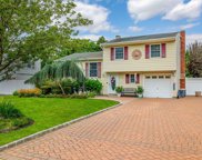 306 Greenbelt Parkway, Holtsville image