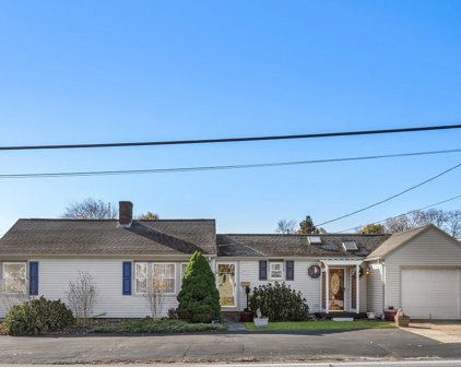 992 Main Avenue, Warwick