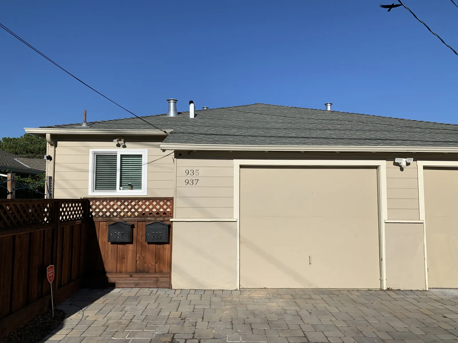 Rose duplex outside