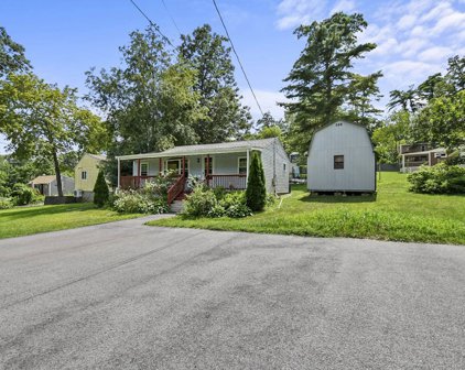 5 Wildwood Road, Lakeville