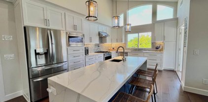 10133 Cliffwood Dr, La Mesa