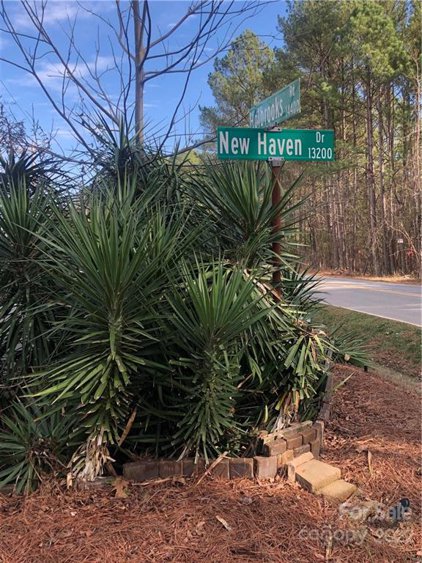 14407 New Haven  Drive, Huntersville