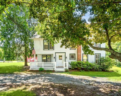 24 Woodlawn Avenue, East Moriches