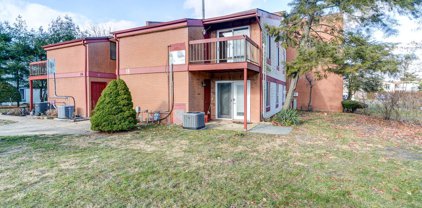 28 Newport Court Unit 211, Brick