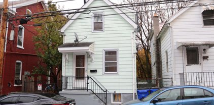 112 S Locust St, Hagerstown