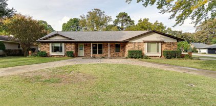 2102 Forest Hills  Road, Grapevine
