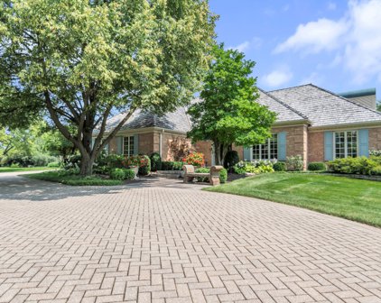 1806 Midwest Club Parkway, Oak Brook