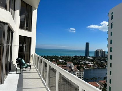 20185 E Country Club Dr Unit #TS-4, Aventura
