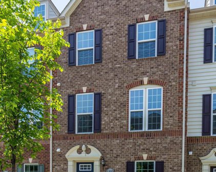 5305 Smiths Cove Ln, Greenbelt