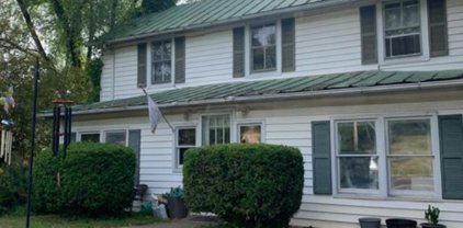 499 Front Street, Lovingston