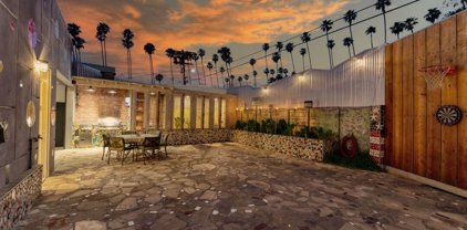 2135 W Jefferson Blvd, Los Angeles