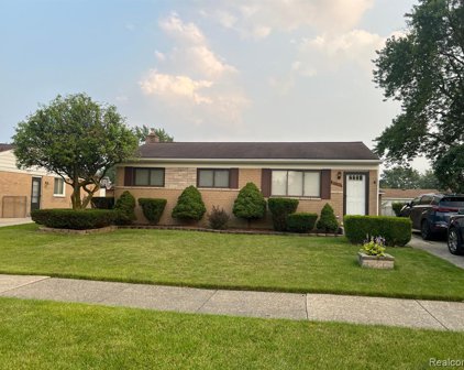 17878 EDGEFIELD, Clinton Twp