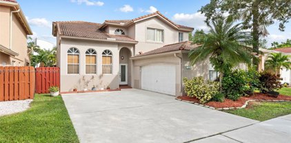 378 E Garden Cove Cir, Davie