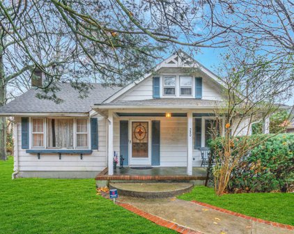 330 Lake Avenue, Nesconset