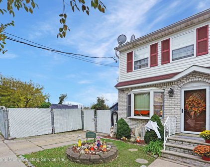 112 Pearsall Street, Staten Island