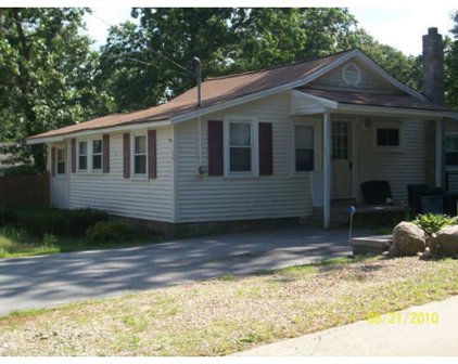 32 Elm Road, Westford