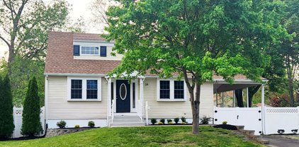 39 Nevada Drive, Hazlet