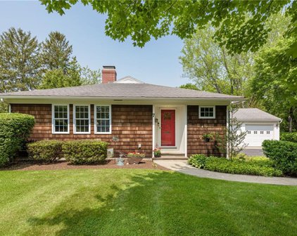 7 Puritan  Avenue, Barrington