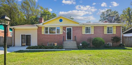 6815 Groveton Dr, Clinton