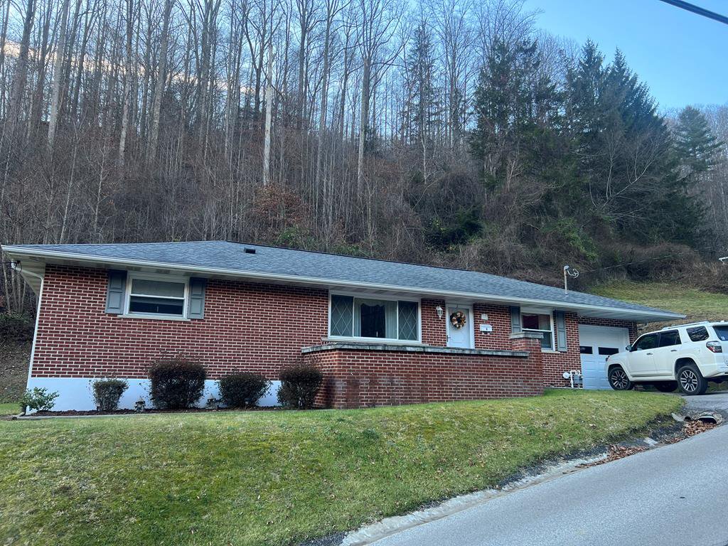 Real Estate For Sale Mullens WV MLS 81626 1012 Parsons Drive