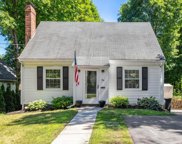 34 Willow Street, Reading image