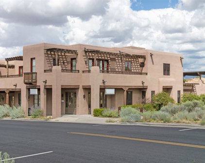 54 Avenida Aldea, Santa Fe