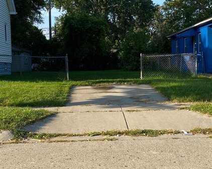 8105 Meadow, Warren