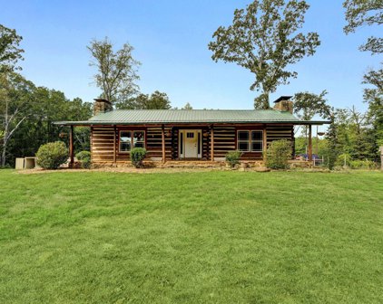 201 Country Manor Road, Piedmont