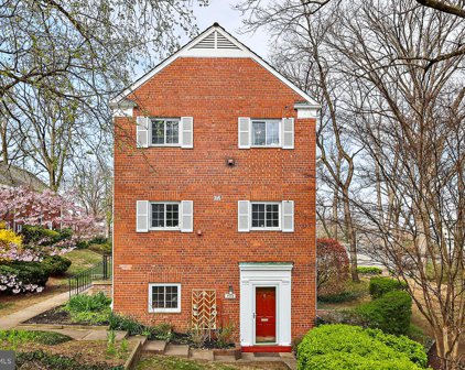 3518 Martha Custis Dr, Alexandria