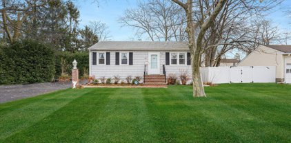68 Hudson Avenue, Hazlet