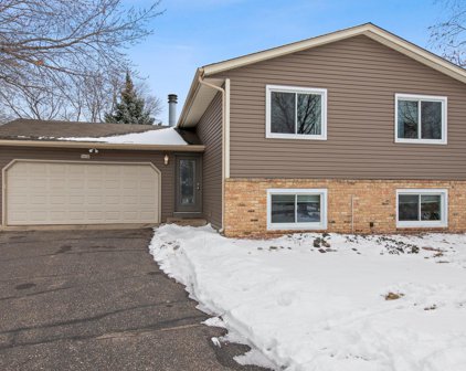 9638 Valley Forge Lane N, Maple Grove