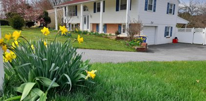 101 Crosswind Drive, Shrewsbury