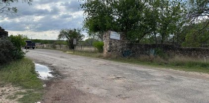 380 Doe Ln, Uvalde