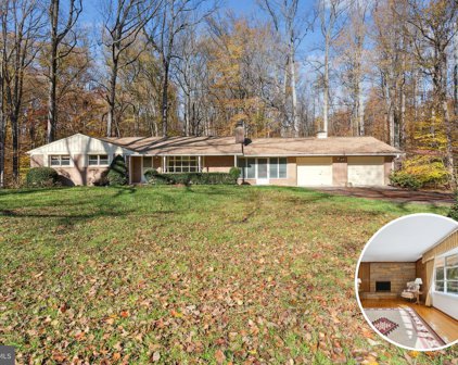 8006 Holly Ln, Clinton