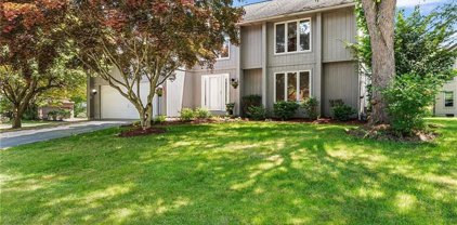 2 Goldfinch Court, Amherst