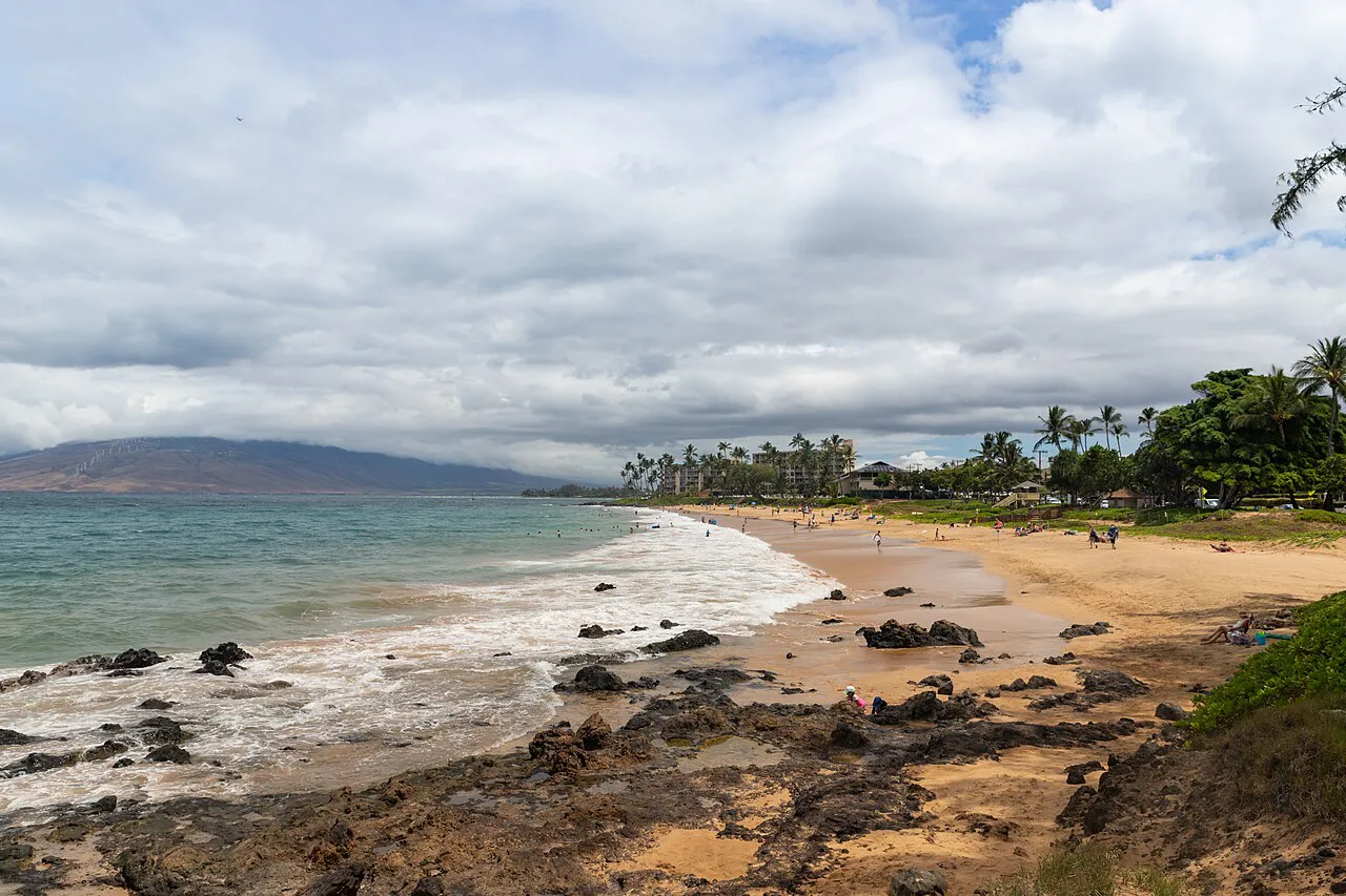 Kamaole Beach Park in Kihei, Maui, with the West Maui Mountains in the distance